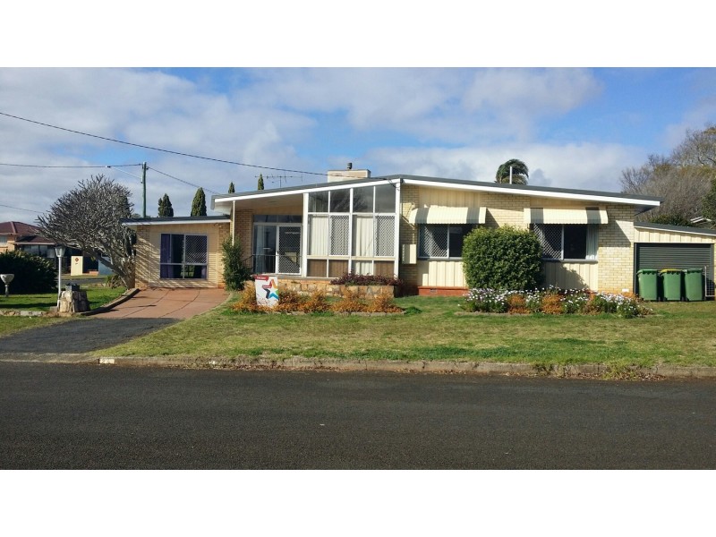 2A Macquarie Street, Centenary Heights QLD 4350