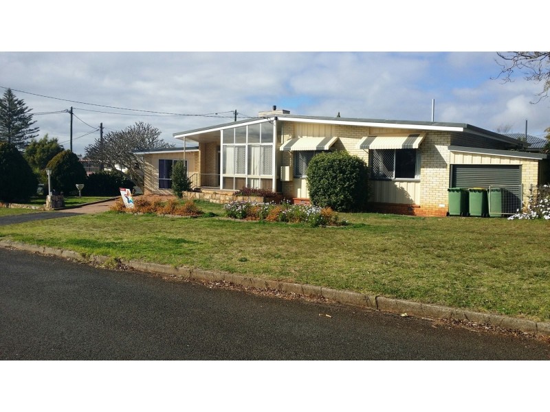 2A Macquarie Street, Centenary Heights QLD 4350