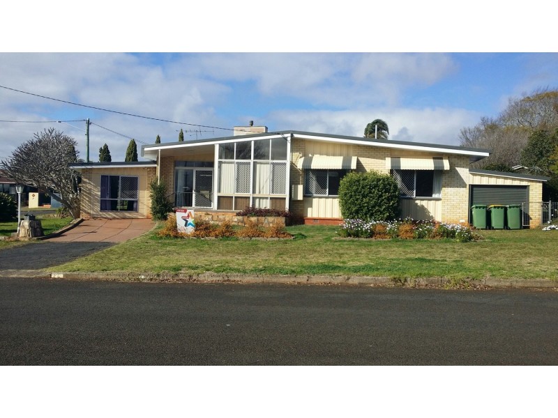 2A Macquarie Street, Centenary Heights QLD 4350