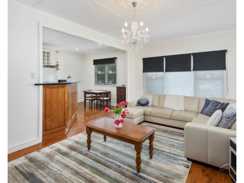 1 Bernard Street, Newtown QLD 4350