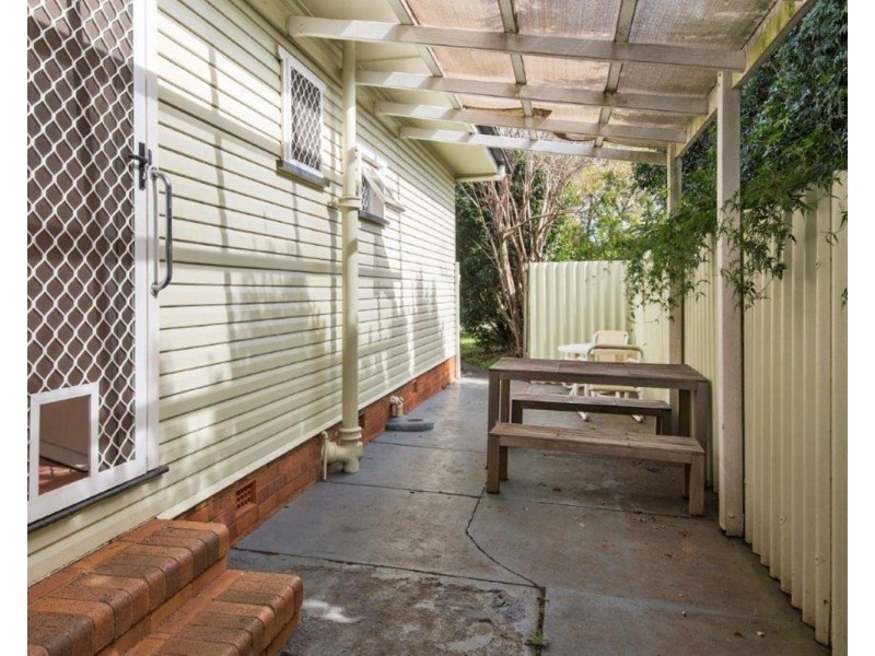 1 Bernard Street, Newtown QLD 4350