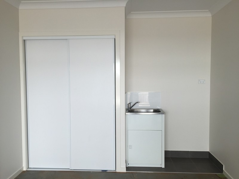 4/489 Tor Street, Newtown QLD 4350