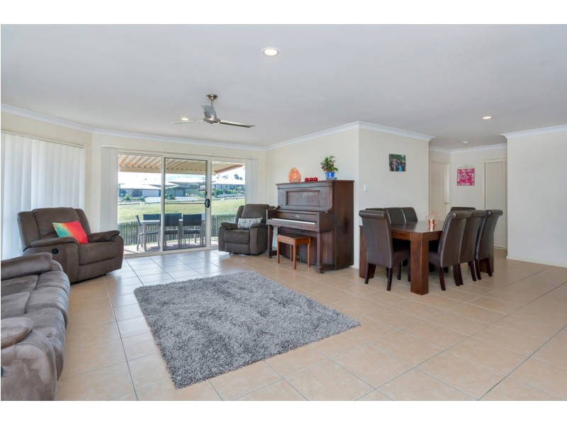 2/2 Justice Close, Glenvale QLD 4350