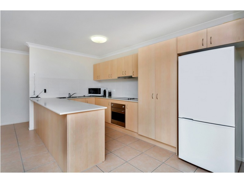 2/2 Justice Close, Glenvale QLD 4350
