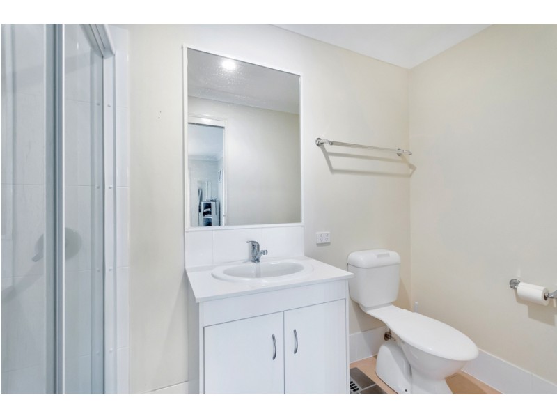 2/2 Justice Close, Glenvale QLD 4350