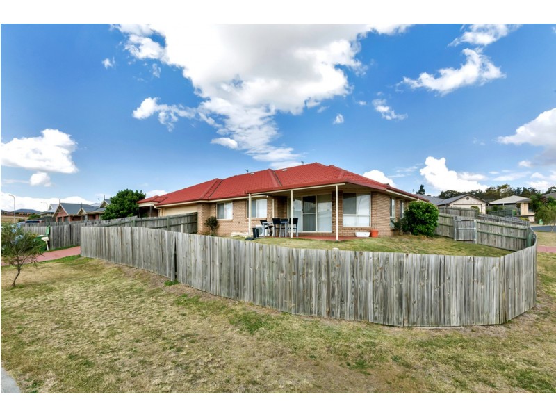 2/2 Justice Close, Glenvale QLD 4350
