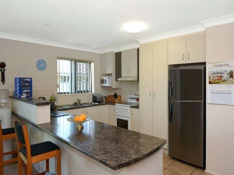 12 Village Court, Glenvale QLD 4350