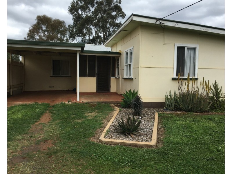 15 Lorrimer Street, Oakey QLD 4401