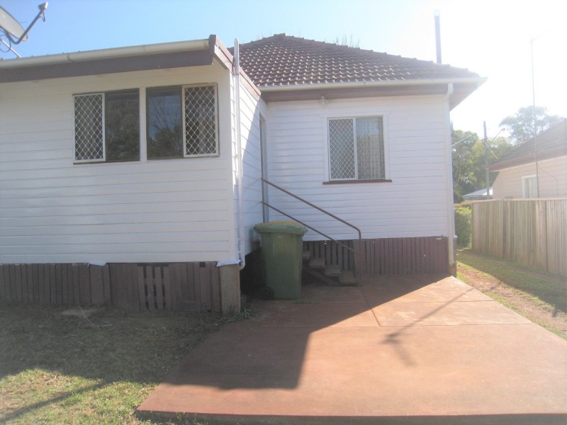 4 Dodd Street, Newtown QLD 4350