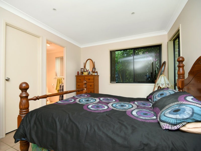 12 Village Court, Glenvale QLD 4350