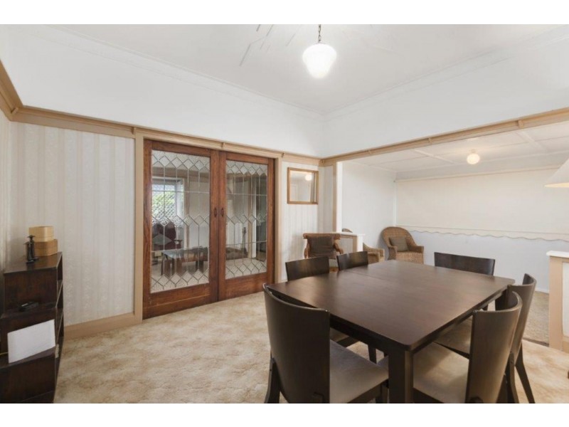 27 Collins Street, Mount Lofty QLD 4350