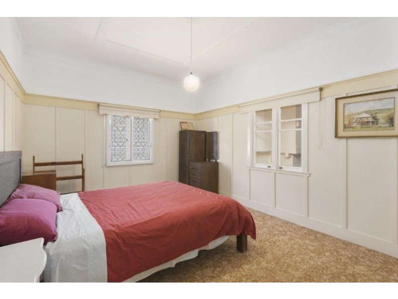 27 Collins Street, Mount Lofty QLD 4350
