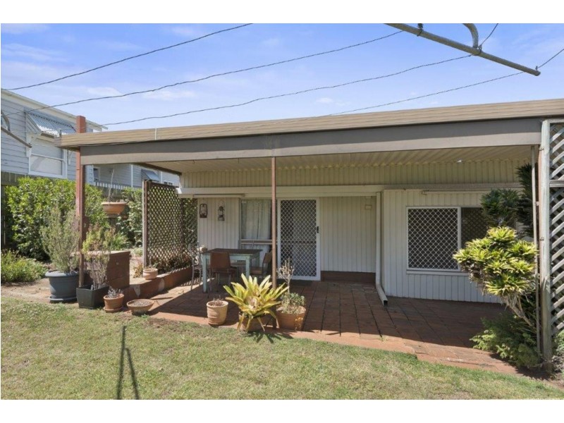 27 Collins Street, Mount Lofty QLD 4350