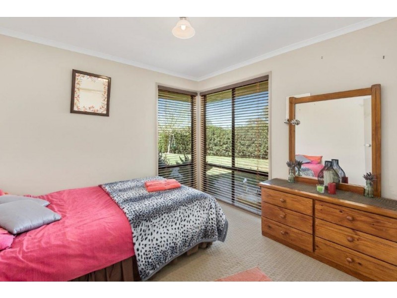 8 Palmer Drive, Highfields QLD 4352