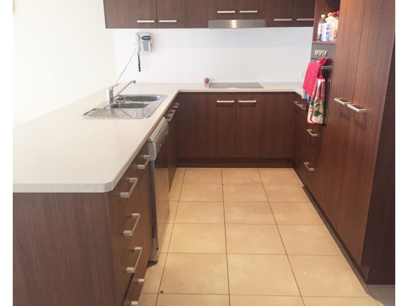2/15 Horrocks Crescent, Kearneys Spring QLD 4350