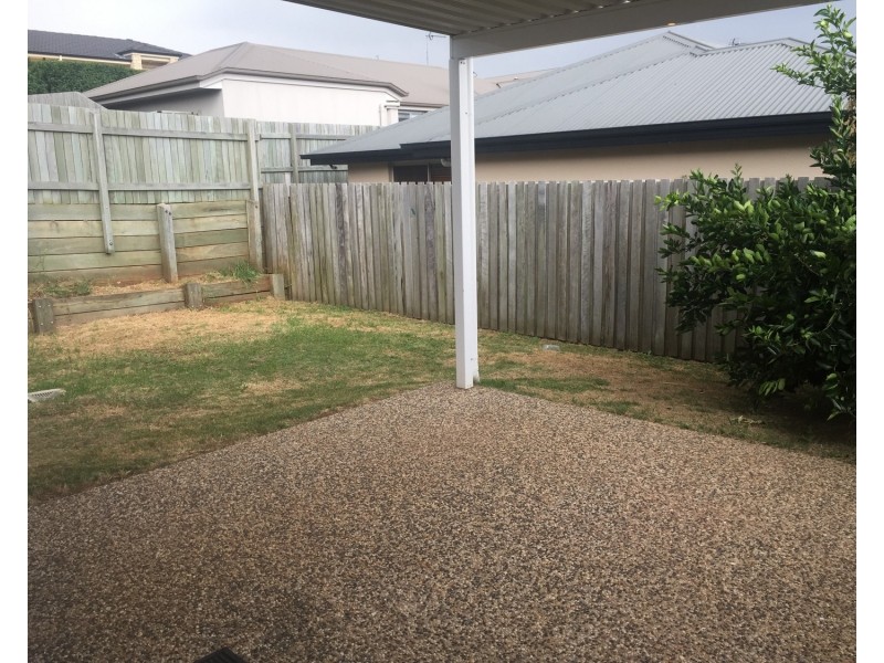 2/15 Horrocks Crescent, Kearneys Spring QLD 4350