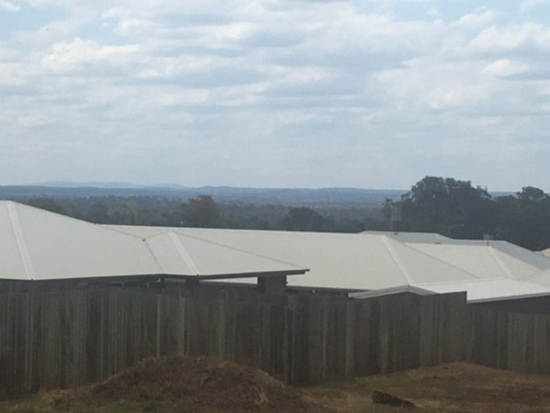 4 Webcke Crescent, Kleinton QLD 4352