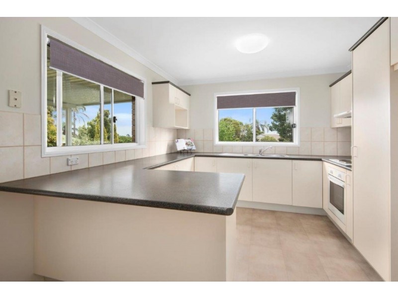 24 Gainsborough Drive, Glenvale QLD 4350