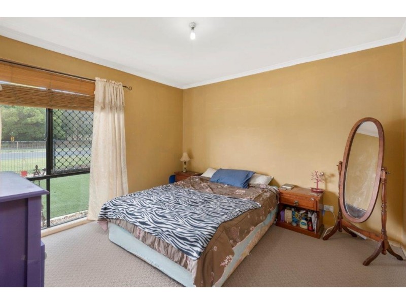 231 New England Highway, Harlaxton QLD 4350