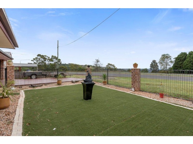 231 New England Highway, Harlaxton QLD 4350