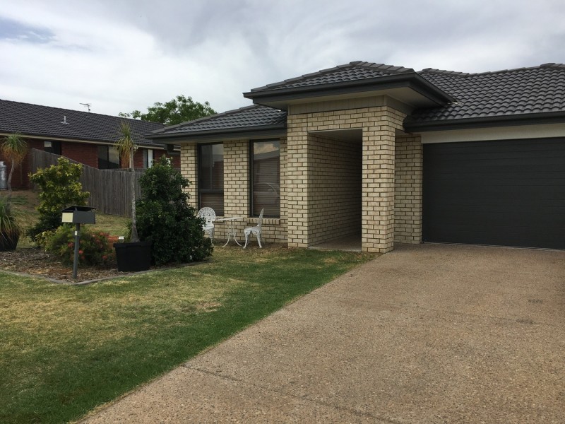 5 Colbar Street, Pittsworth QLD 4356