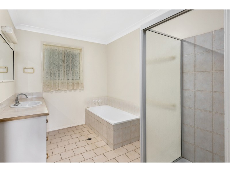 5 Tulip Court, Middle Ridge QLD 4350