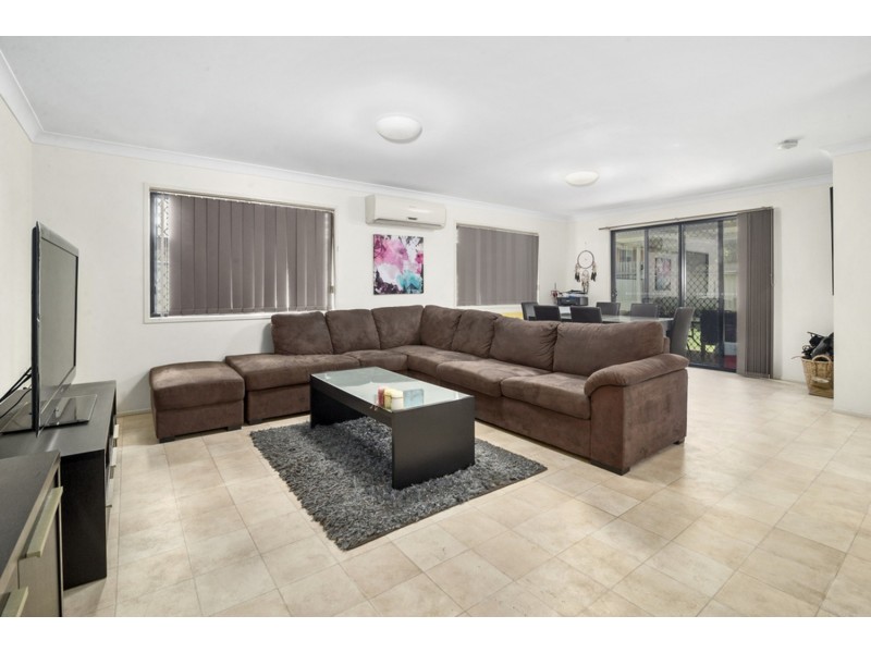 4a Village Court, Glenvale QLD 4350