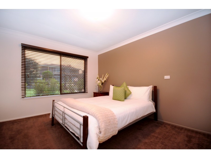 12 Bingara Street, Mount Lofty QLD 4350