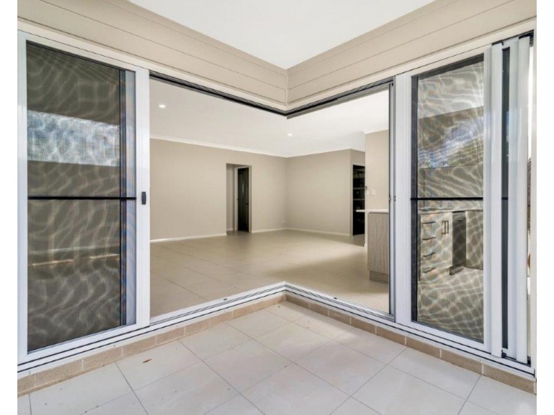 2/99 Long Street, South Toowoomba QLD 4350