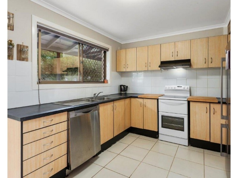 27/2 Benjamin Street, Mount Lofty QLD 4350