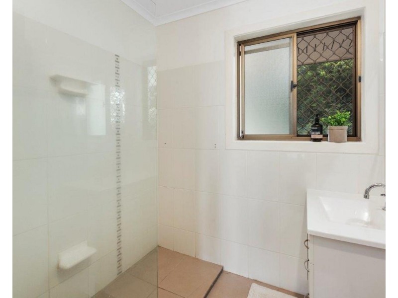 27/2 Benjamin Street, Mount Lofty QLD 4350