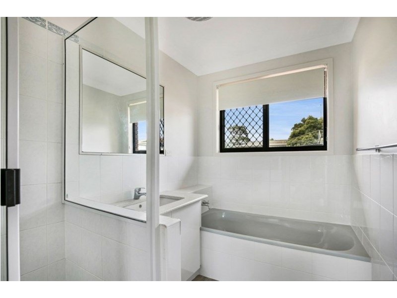 17 Poinciana Street, Newtown QLD 4350