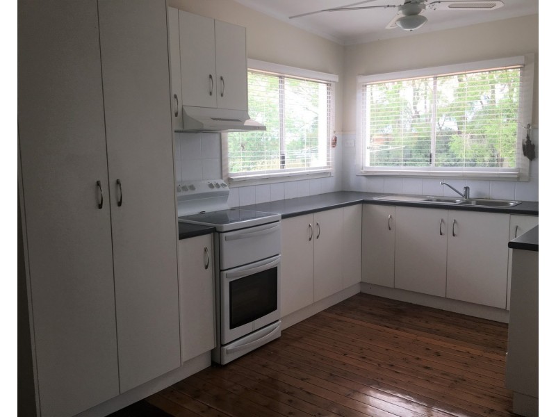 494 Greenwattle Street, Wilsonton Heights QLD 4350