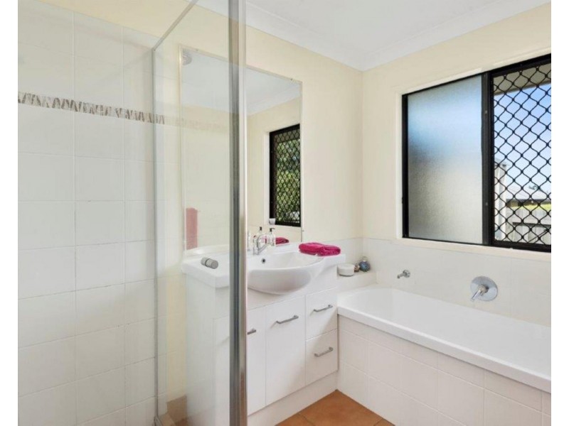 589 Hume Street, Kearneys Spring QLD 4350