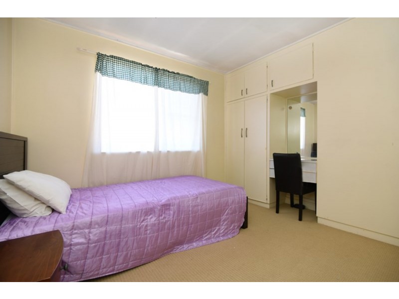 128 Long Street, Centenary Heights QLD 4350