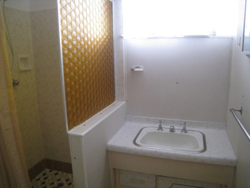 128 Long Street, Centenary Heights QLD 4350