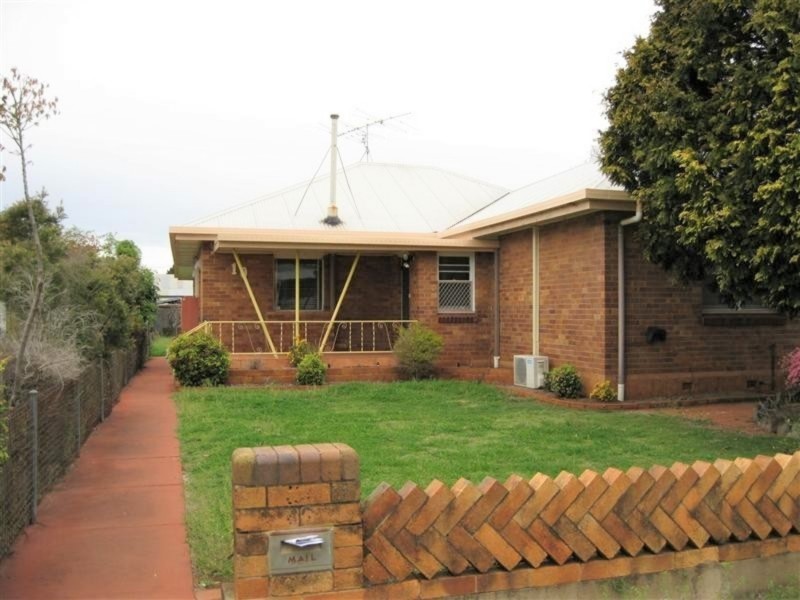 10 Ranfurly Street, Newtown QLD 4350