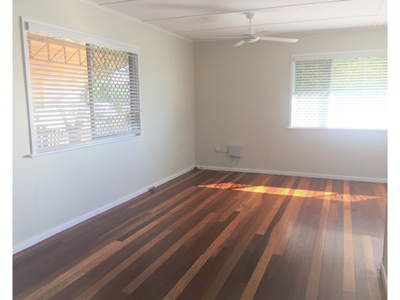 8 Norah Street, Centenary Heights QLD 4350