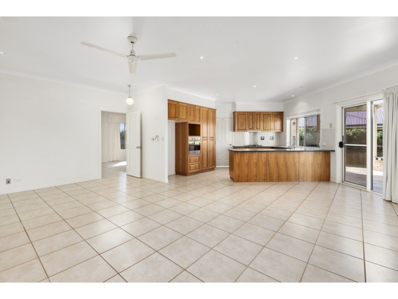 8 Poppy Court, Middle Ridge QLD 4350