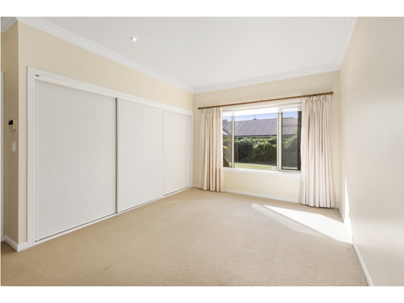 8 Poppy Court, Middle Ridge QLD 4350