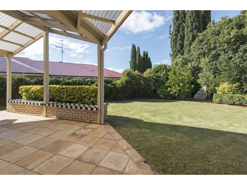 8 Poppy Court, Middle Ridge QLD 4350