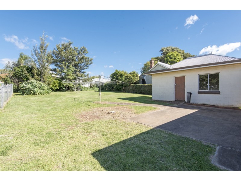 174 Taylor Street, Newtown QLD 4350