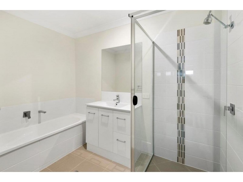 2/27 Minnett Street, Glenvale QLD 4350