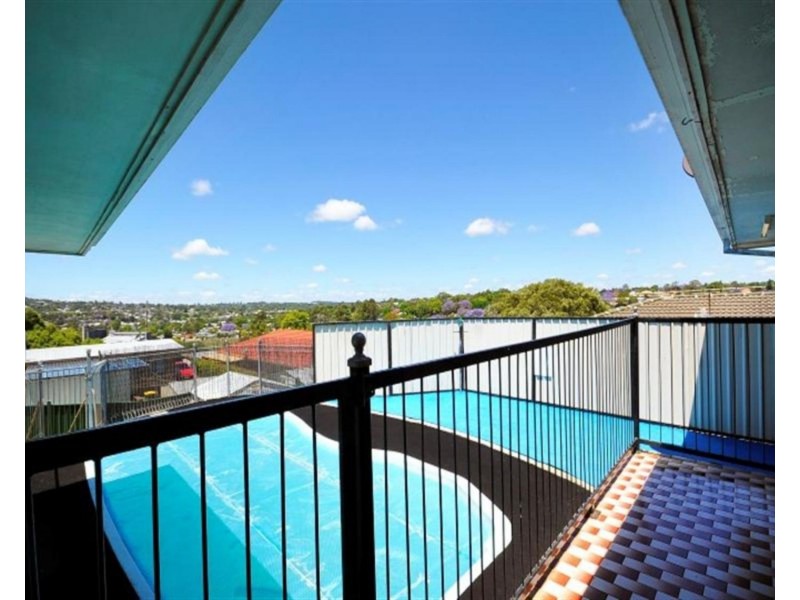 12 Greenbury Street, Rockville QLD 4350