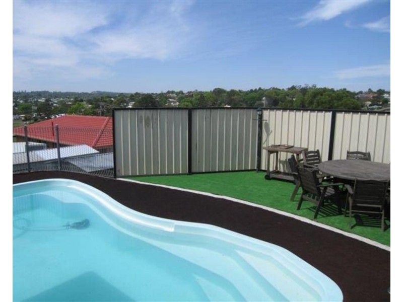 12 Greenbury Street, Rockville QLD 4350