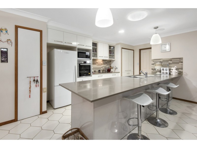 17 Dandelion Drive, Middle Ridge QLD 4350