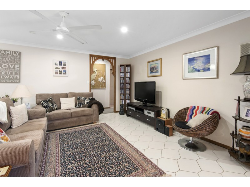 17 Dandelion Drive, Middle Ridge QLD 4350