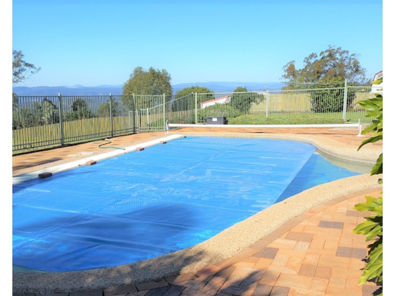 8 Glencoe Court, Middle Ridge QLD 4350