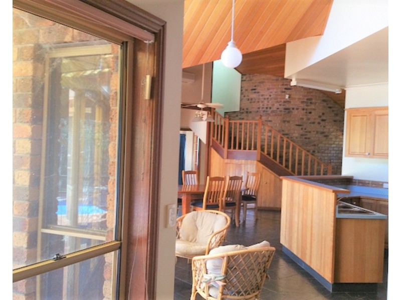 8 Glencoe Court, Middle Ridge QLD 4350