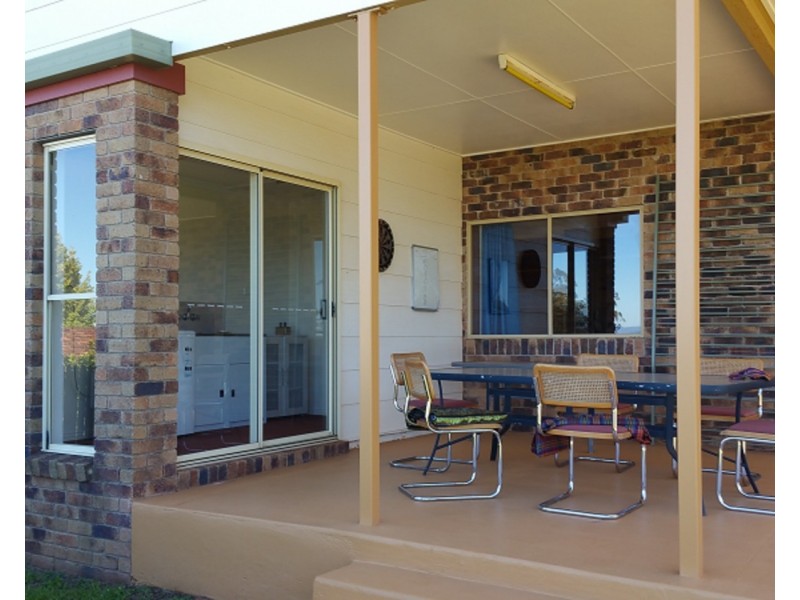 8 Glencoe Court, Middle Ridge QLD 4350